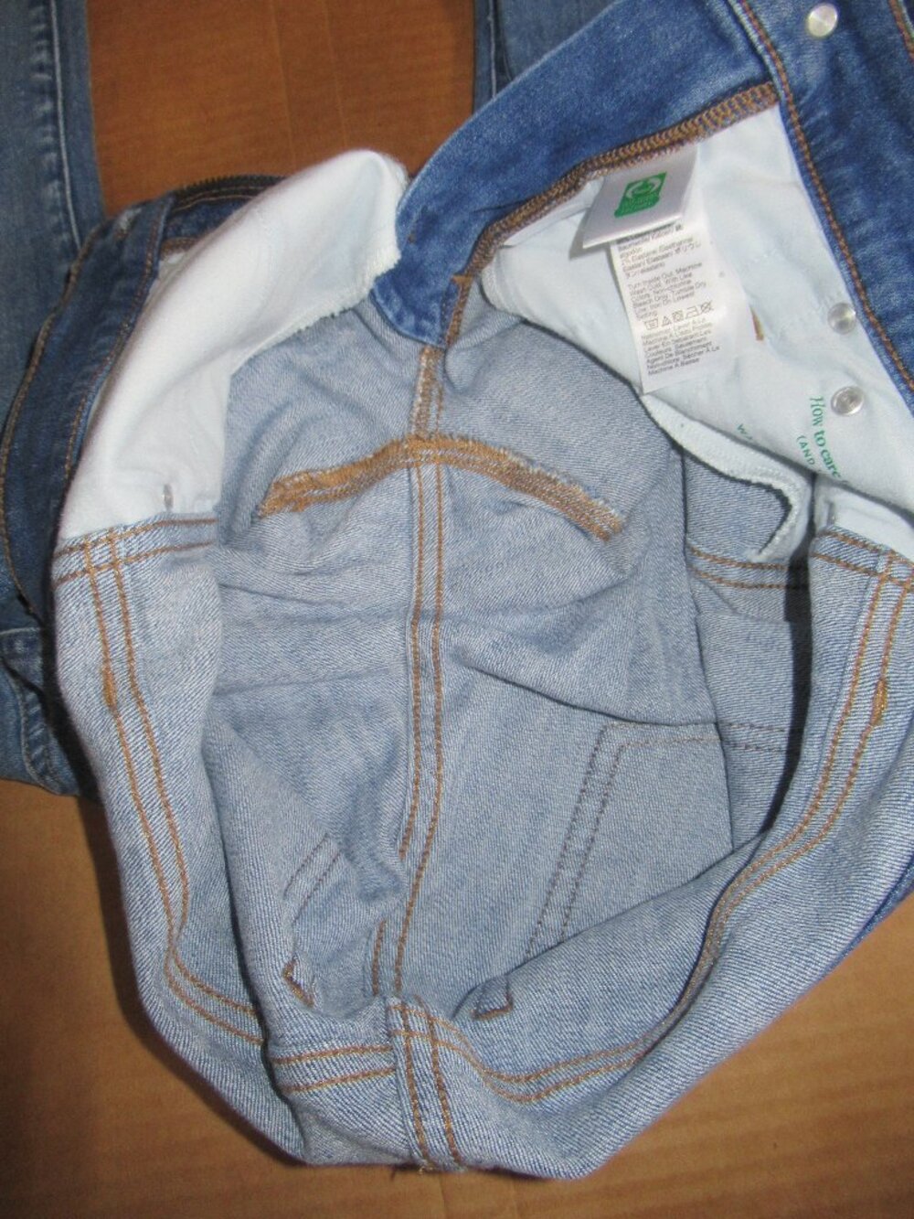 J.Crew 9 Inch Vintage Slim Straight Light Wash Jeans | Size 26 - Picture 8 of 13